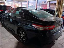 تۆیۆتا کامری